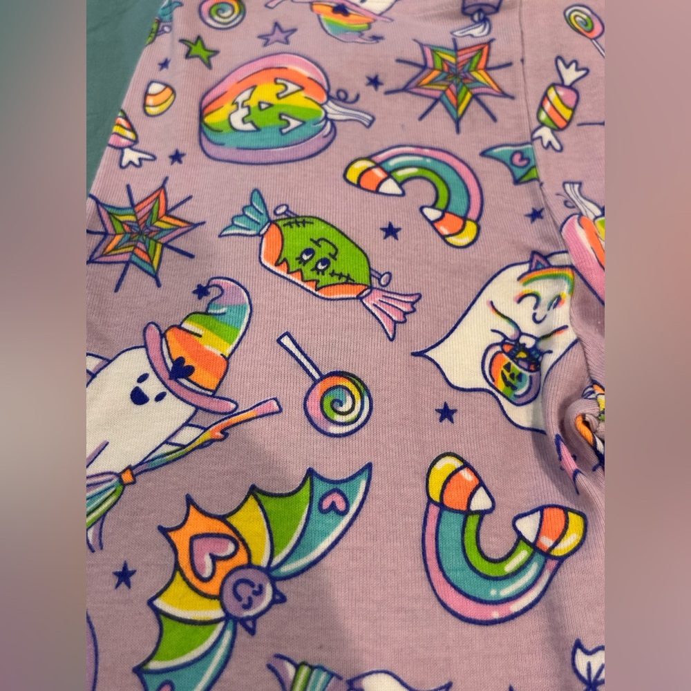 The Children’s Place “Boo Crew” Glow in the Dark Pajama Set 👻🍭🍬🧙🏻‍♀️🎃 - Picture 7 of 9